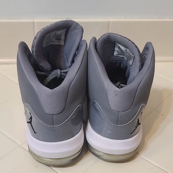 Nike Air Jordan Max Aura Cool Gray Size 10.5 - Picture 3 of 7